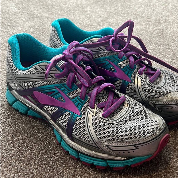 Brooks GTS Seventeen Sneakers - Picture 1 of 5